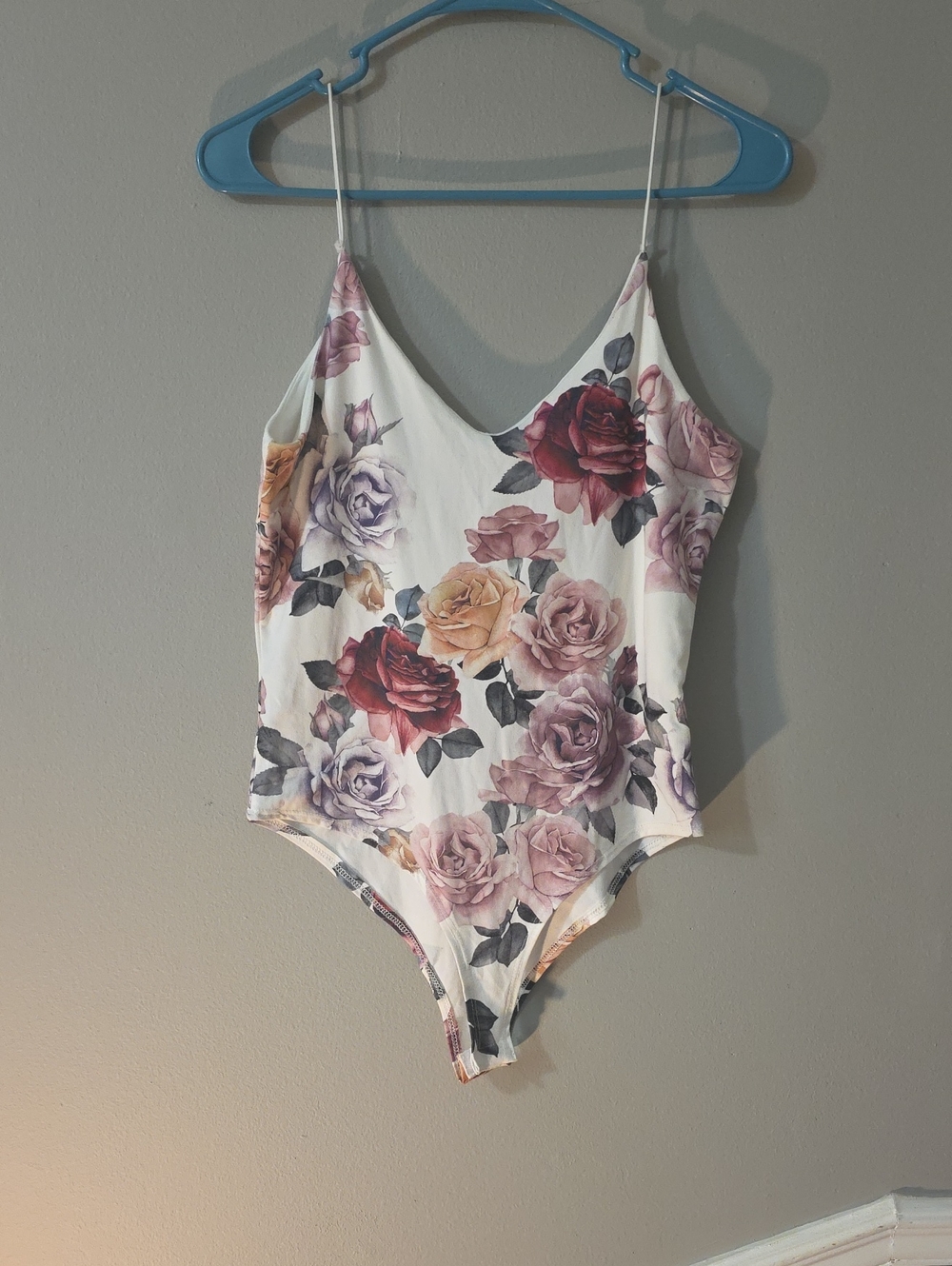 Floral Print V-Neck Bodysuit - White Base with Rose Pattern